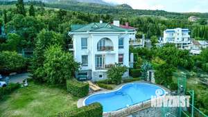 Дом 275м², 4-этажный, участок 27 сот.