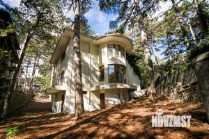 Дом 300м², 3-этажный, участок 10 сот.