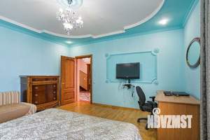 Дом 267м², 3-этажный, участок 7 сот.