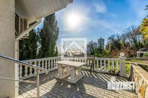 Дом 294м², 3-этажный, участок 20 сот.