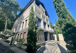 Дом 916м², 4-этажный, участок 39 сот.