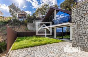 Дом 234м², 2-этажный, участок 8 сот.