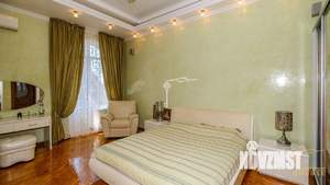 Дом 385м², 3-этажный, участок 14 сот.