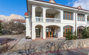 Дом 281м², 3-этажный, участок 5 сот.