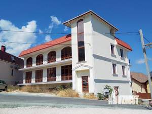 Дом 740м², 3-этажный, участок 6 сот.