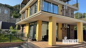 Дом 177м², 3-этажный, участок 4 сот.