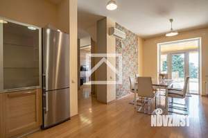 Дом 267м², 3-этажный, участок 5 сот.