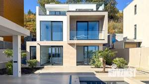 Дом 242м², 3-этажный, участок 5 сот.