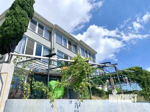 Дом 287м², 3-этажный, участок 4 сот.