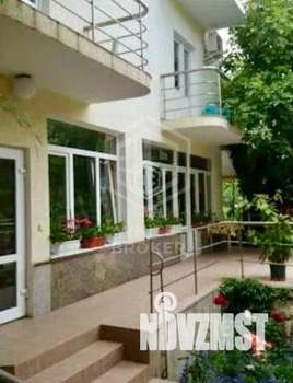 Дом 590м², 3-этажный, участок 9 сот.