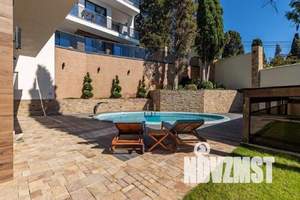 Дом 239м², 2-этажный, участок 5 сот.