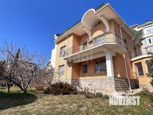 Дом 498м², 3-этажный, участок 12 сот.