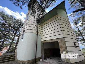 Дом 687м², 4-этажный, участок 15 сот.