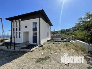 Дом 240м², 3-этажный, участок 6 сот.