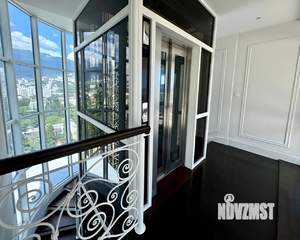 Дом 830м², 3-этажный, участок 10 сот.