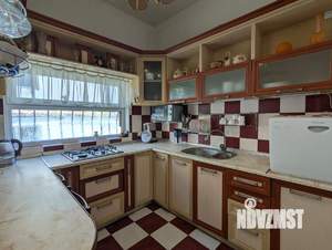 Дом 225м², 3-этажный, участок 3 сот.