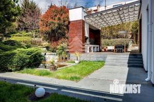 Дом 703м², 2-этажный, участок 12 сот.