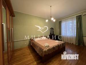 Дом 210м², 2-этажный, участок 5 сот.