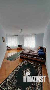 Дом 498м², 3-этажный, участок 12 сот.