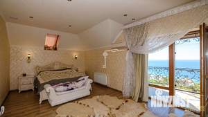 Коттедж 203м², 2-этажный, участок 6 сот.