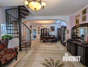 Дом 225м², 3-этажный, участок 3 сот.