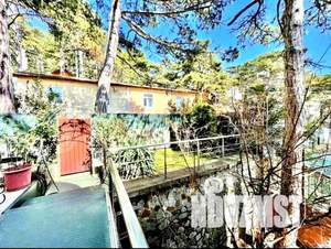 Дом 229м², 3-этажный, участок 4 сот.