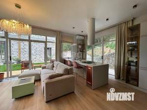 Дом 220м², 2-этажный, участок 7 сот.