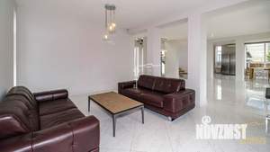 Дом 440м², 3-этажный, участок 7 сот.