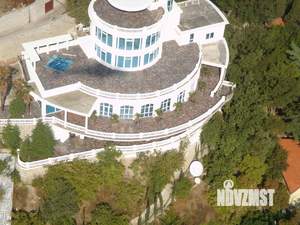 Дом 830м², 3-этажный, участок 10 сот.