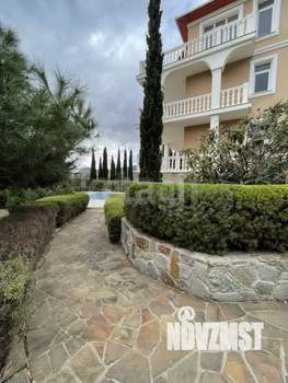 Дом 150м², 3-этажный, участок 10 сот.