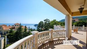 Дом 545м², 3-этажный, участок 16 сот.