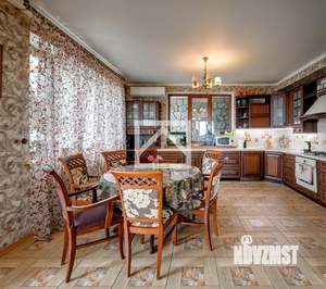 Дом 317м², 3-этажный, участок 7 сот.