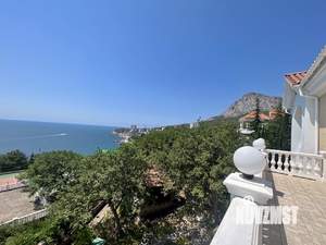 Дом 499м², 3-этажный, участок 18 сот.