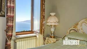 Дом 267м², 3-этажный, участок 35 сот.