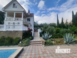 Дом 215м², 3-этажный, участок 14 сот.