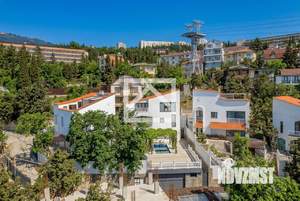 Дом 251м², 3-этажный, участок 4 сот.