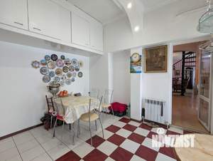 Дом 225м², 3-этажный, участок 3 сот.