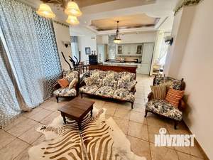 Таунхаус 300м², 3-этажный, участок 1 сот.