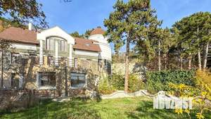 Дом 799м², 3-этажный, участок 12 сот.