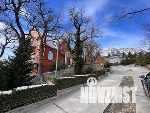 Дом 384м², 3-этажный, участок 14 сот.