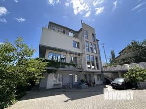 Дом 606м², 4-этажный, участок 15 сот.