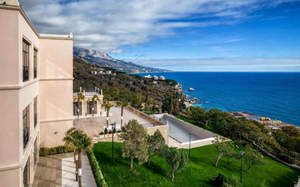 Дом 3271м², 4-этажный, участок 65 сот.