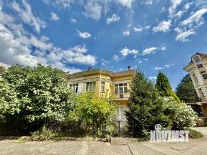 Таунхаус 300м², 3-этажный, участок 1 сот.