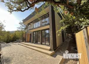 Дом 200м², 2-этажный, участок 6 сот.