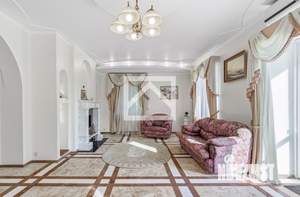 Дом 277м², 3-этажный, участок 5 сот.