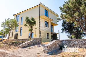 Дом 295м², 3-этажный, участок 12 сот.