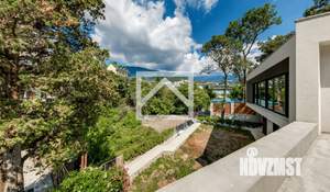 Дом 300м², 2-этажный, участок 6 сот.