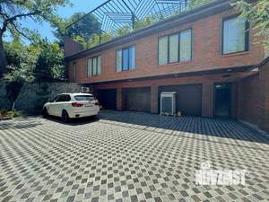 Дом 600м², 3-этажный, участок 20 сот.