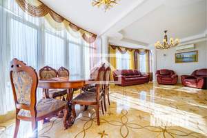 Дом 365м², 4-этажный, участок 10 сот.