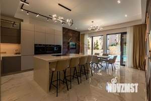 Дом 239м², 2-этажный, участок 5 сот.